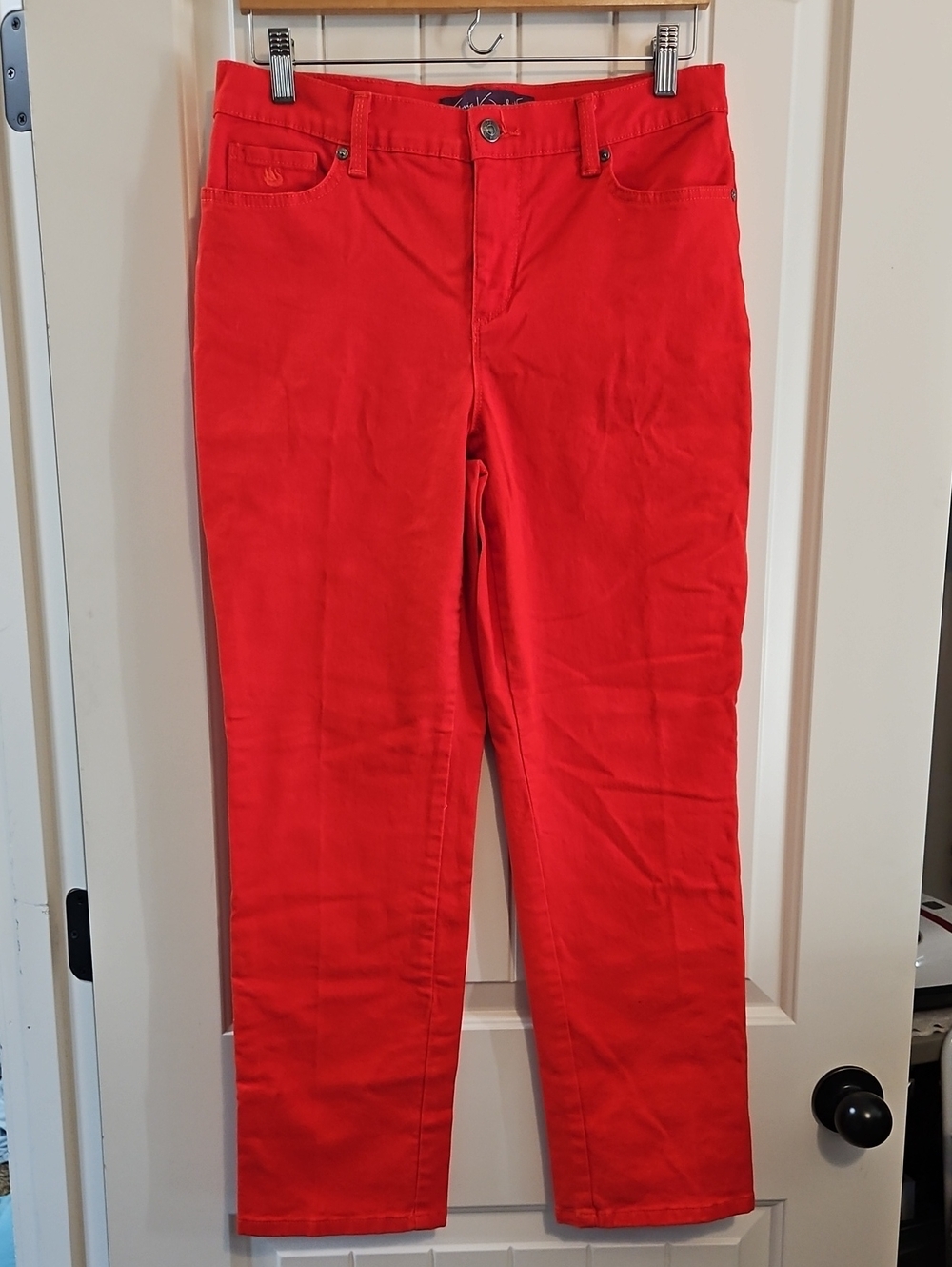 Gloria Vanderbilt Straight Leg Jeans in Bright Red